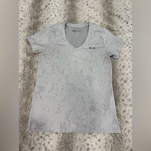 Under Armour Women's Gray Patterned Top